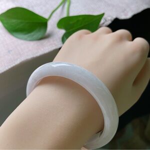 Natural Grade A Type Jadeite Burmese Jade bracelet Emerald bracelet 翡翠玉手镯57.8mm